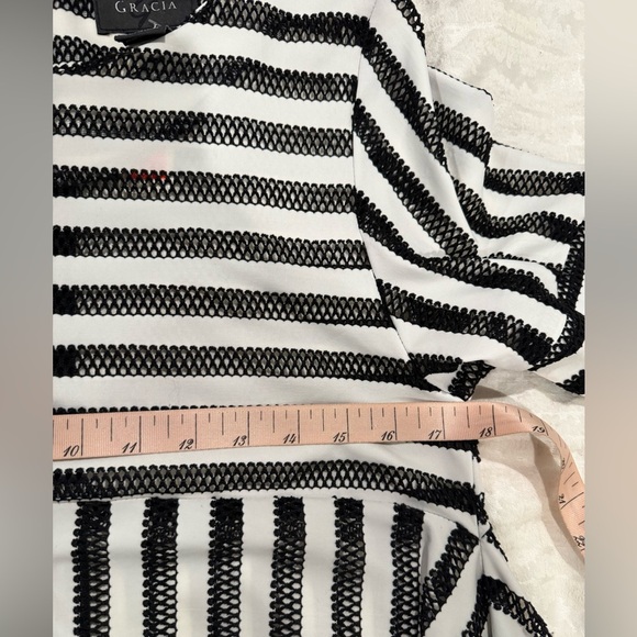 GRACIA Black Asymmetrical Blouse Zip Back Size Statement Top stripe - Picture 5 of 6